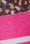 Multikleurig stof met een gedurfde roze sectie met een witte streep, gecombineerd met een luipaardprintontwerp in aardetinten. Gere textureerd oppervlak.
