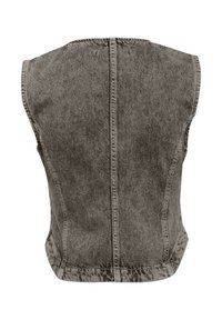 Chaleco de mezclilla sin mangas en gris desgastado. Presenta una forma estructurada con costuras visibles y un tejido liso, ligeramente texturizado.