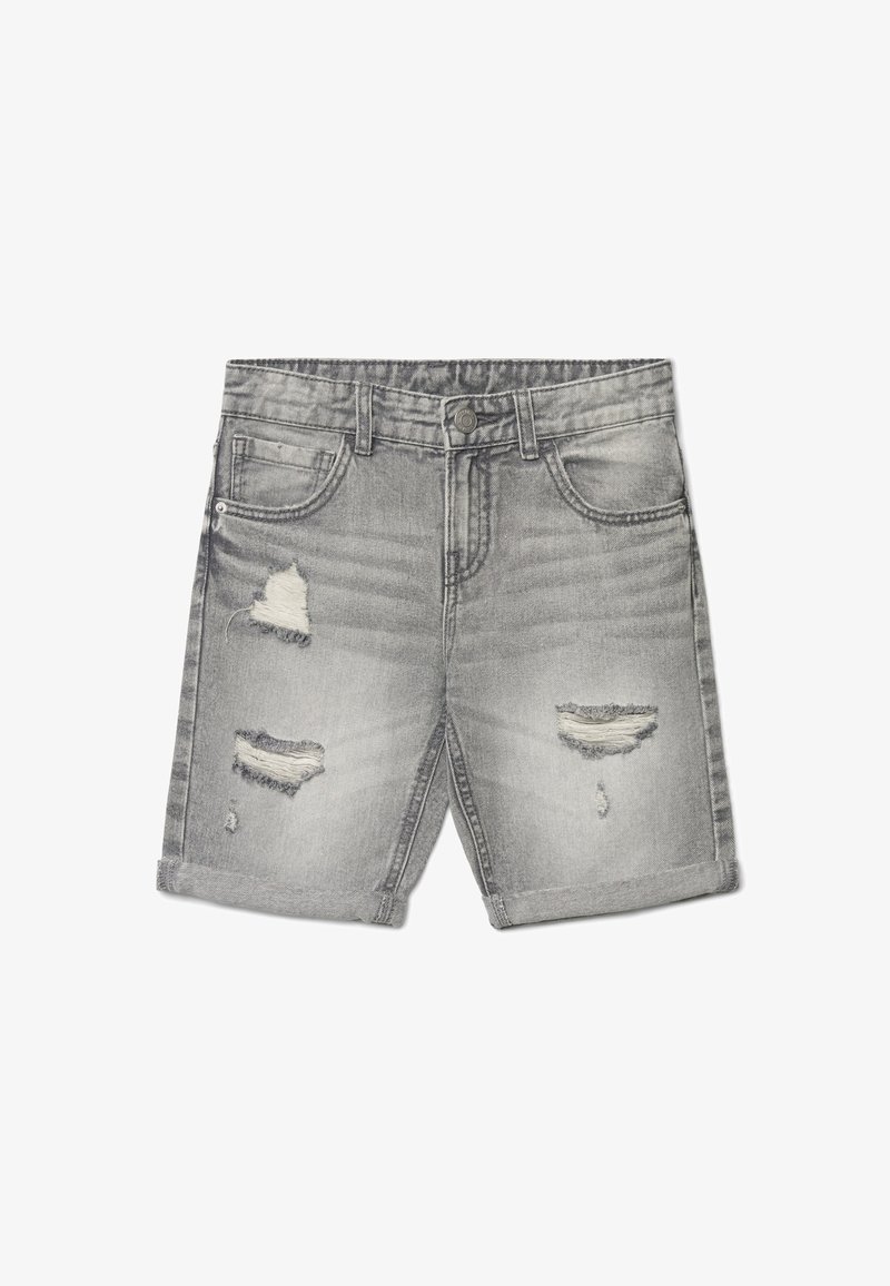 Szare szorty jeansowe z podwiniętymi mankietami i przetarciami na przednich udach, wyposażone w przednie kieszenie i pas z guzikiem do zapięcia.