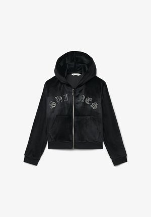 Felpa in velluto nero con zip frontale, grande cappuccio e lettering con decorazioni di cristallo. Include tasche a marsupio e polsini a costine.