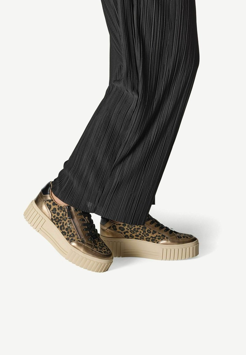 Marco Tozzi Trainers - leo dune comb
