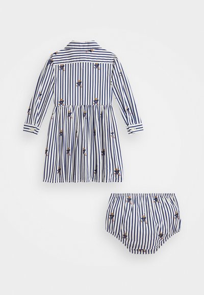 Ριγέ φόρεμα και αντίστοιχες μπλούζες με μπλε και λευκές ρίγες και κινούμενους χαρακτήρες. Το φόρεμα έχει γιακά και μακρύ μανίκι.