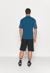 Oakley Träningsshorts - black