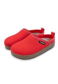 Rode vilten klompen met een afgeronde vorm, rubberen zool en stoffen rand. Kenmerkt zich door een rugloze ontwerp en een klein logo aan de zijkant.
