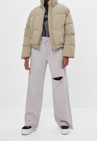 Bershka Zimní bunda - khaki