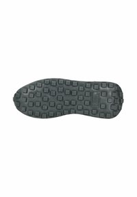 Černá gumová podrážka boty s texturovaným vzorem malých čtverců a obdélníků, obsahující otisk loga a zaoblený design špičky.