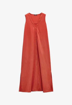 Czerwona sukienka bez rękawów z dekoltem w kształcie litery V, guzikami z przodu i bocznymi rozcięciami. Wykonana z miękkiego materiału o gładkiej fakturze i luźnym kroju.