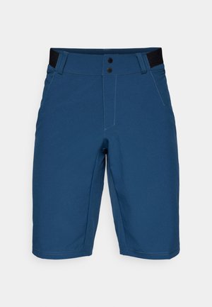 Kék cargo rövidnadrág sima textúrával, két elülső zsebbel, fekete derékrésszel és kontrasztos varrási részletekkel.