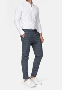Jeff Broek - mottled grey