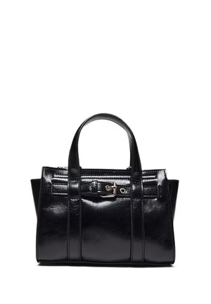 Czarna błyszcząca skórzana torebka na ramię z podwójnymi rączkami, z przodu pasek z klamrą oraz o konstrukcji o prostokątnym kształcie.