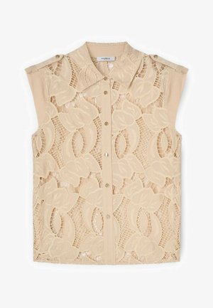 Beżowa, bezrękawnikowa bluzka z koronki w kwiatowy wzór, z guzikami z przodu i kołnierzykiem w szpic.