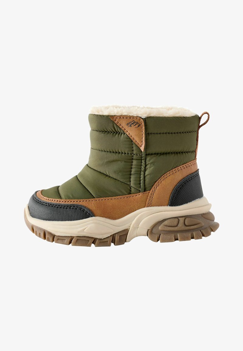 Bruin en groene winterlaars met een geborduurde nylon bovenkant, met een warme bontkraag, rubberen zool en contrasterende bruin leren accenten.