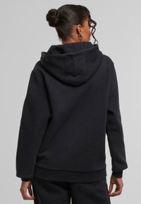 Urban Classics VINTAGE HEAVY - Kapuutsiga pusa - black
