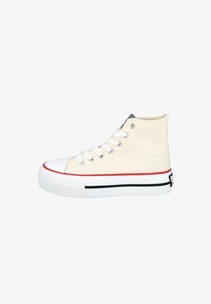 Zapatilla de lona alta color blanco roto con cordones blancos, detalle de rayas rojas y negras en suela gruesa de goma blanca, vista lateral.
