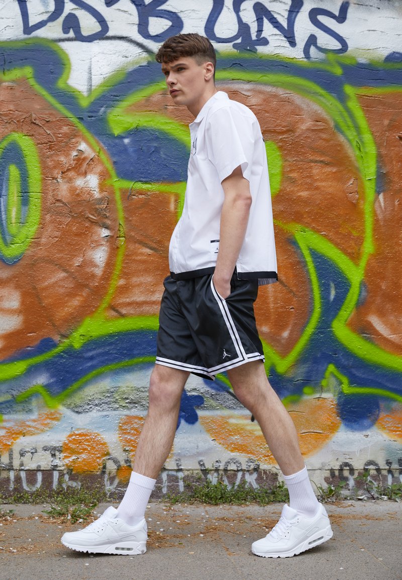 mens white nike air max 90 trainers