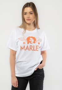 Paradiso Clothing BOB MARLEY DIAMANTE WINGS - Print T-shirt - white