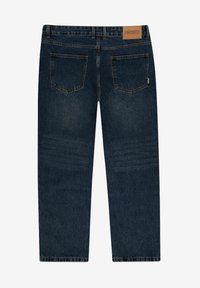 Ciemnoniebieskie dżinsy o prostym kroju, z brązową skórzaną naszywką na pasku i dwoma tylnymi kieszeniami z detalami szwów.