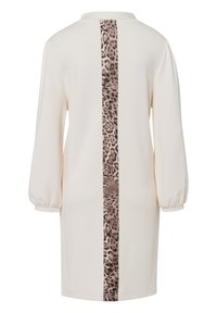 Langarmige jurk van crèmekleurige stof, met een centraal luipaardprintpaneel en gathered manchetten. Eenvoudig en recht gesneden ontwerp.