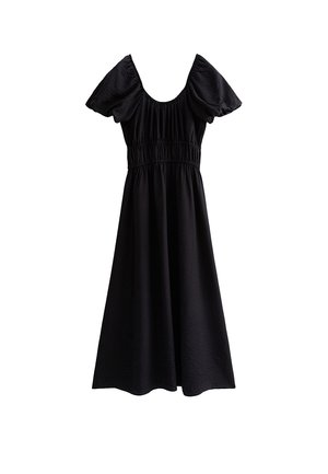 Zwarte jurk met korte pofmouwen, geplooide taille en een vloeiende A-lijn rok. Gemaakt van een gestructureerde stof.