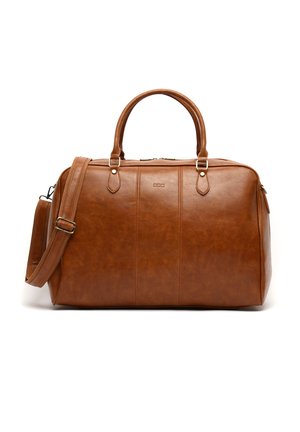 Brun læder duffel taske med dobbelte håndtag, aftagelig skulderrem og lodrette syninger. Glat tekstur og lynlåslukning.