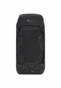 Mochila negra fabricada con un tejido duradero, que cuenta con una solapa superior, un bolsillo frontal con cremallera y correas laterales para ajuste. Logo en un lugar destacado.
