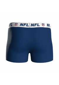 Boxer briefs azul marino con una cinturilla elástica blanca que presenta el texto y el logo "NFL" repetidos. Tela suave con un diseño ajustado.
