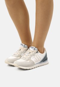 mtng DEPORTIVAS - Zapatillas - rose melange