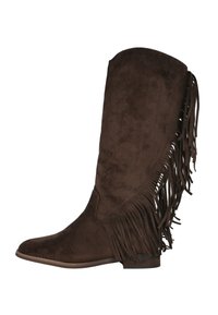 Bota alta de ante marrón con punta puntiaguda y detalles de flecos laterales, con tacón bajo y textura suave.