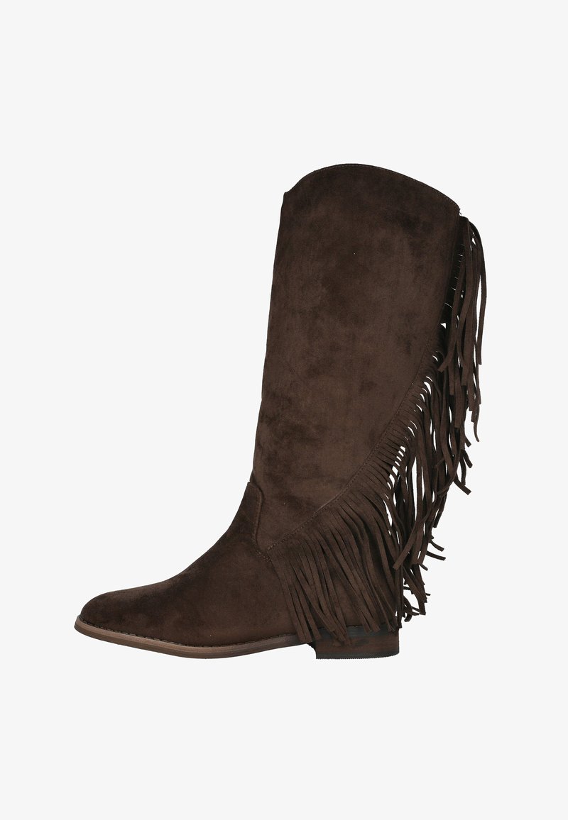 Bota alta de ante marrón con punta puntiaguda y detalles de flecos laterales, con tacón bajo y textura suave.