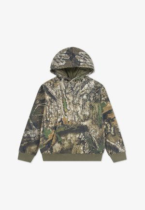 Camo hoodie heeft een textuurpatroon van schors in bruin, groen en grijs. Het heeft een buidelzak en een capuchon met trekkoord.