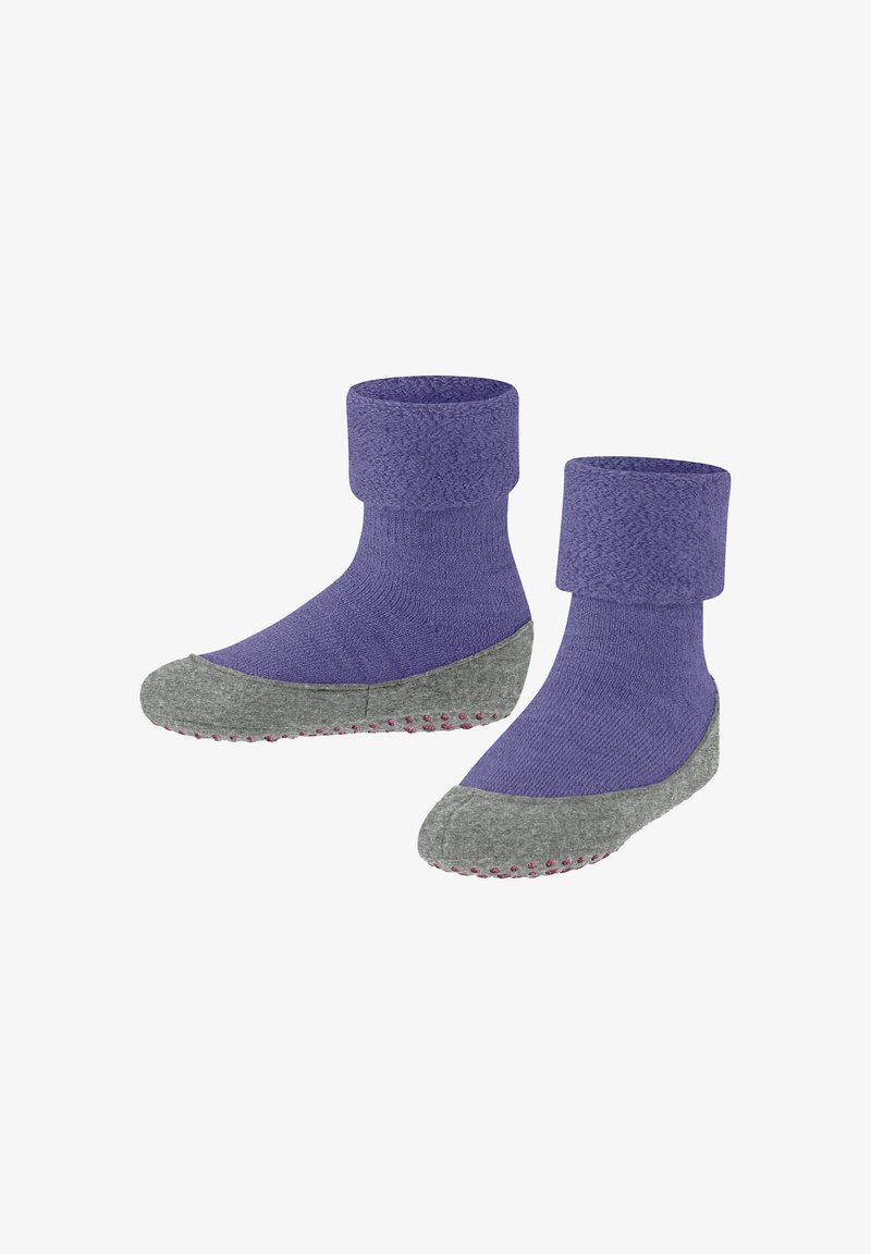 Calze a maglia viola con risvolto e suole gommate grigie, caratterizzate da piccoli punti in rilievo per una presa migliore sulla parte inferiore.