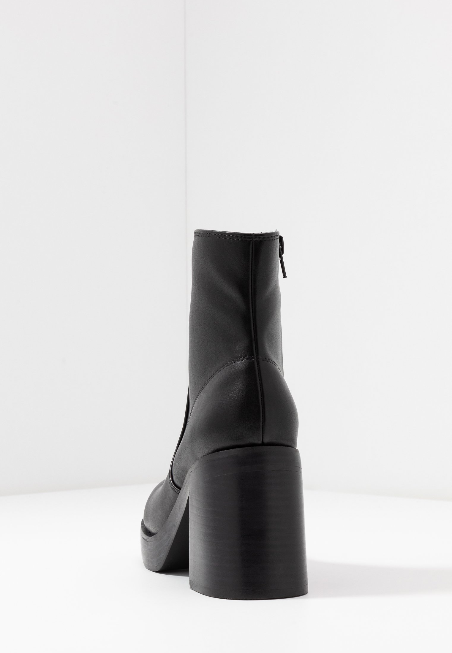 MANSON PLATFORM BOOT Enkellaarsjes met hoge hak black MANSON PLATFORM BOOT Enkellaarsjes met hoge hak black