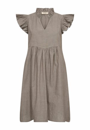 Taupe-värvi põlveni ulatuv kleit, millel on volangidega lühikesed varrukad, V-kaelus ja kogutud talje detail.