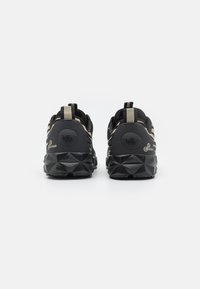 EA7 Emporio Armani ULTIMATE KOMBAT UNISEX - Trainers - triple black/gold
