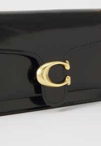COACH SPAZZOLATO TABBY CHAIN - Pochette - black