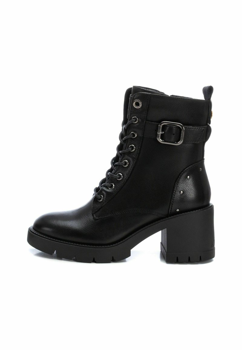 Carmela Botines con cordones - black