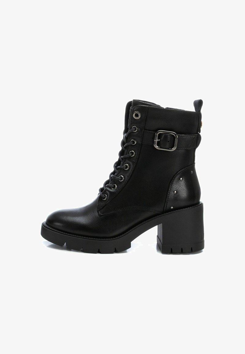 Carmela Botines con cordones - black