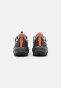 Salomon ELIXIR ACTIV GTX - Fjellsko - grey/phantom/dragon fire