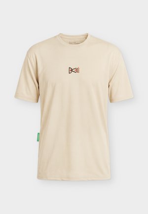 District Vision, SHORT SLEEVE BOXY TRAINING TEE - Camiseta estampada - bamboo