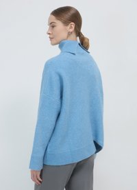 Calliope DOLCEVITA OVERSIZE ASIMMETRICA - Strickpullover - azzurro