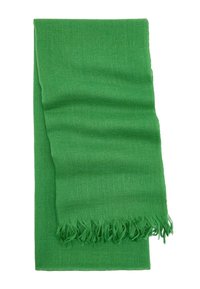 Zielony szalik wykonany z miękkiego, fakturowanego materiału. Posiada frędzle na krawędziach oraz gładką, równą powierzchnię bez wzorów.