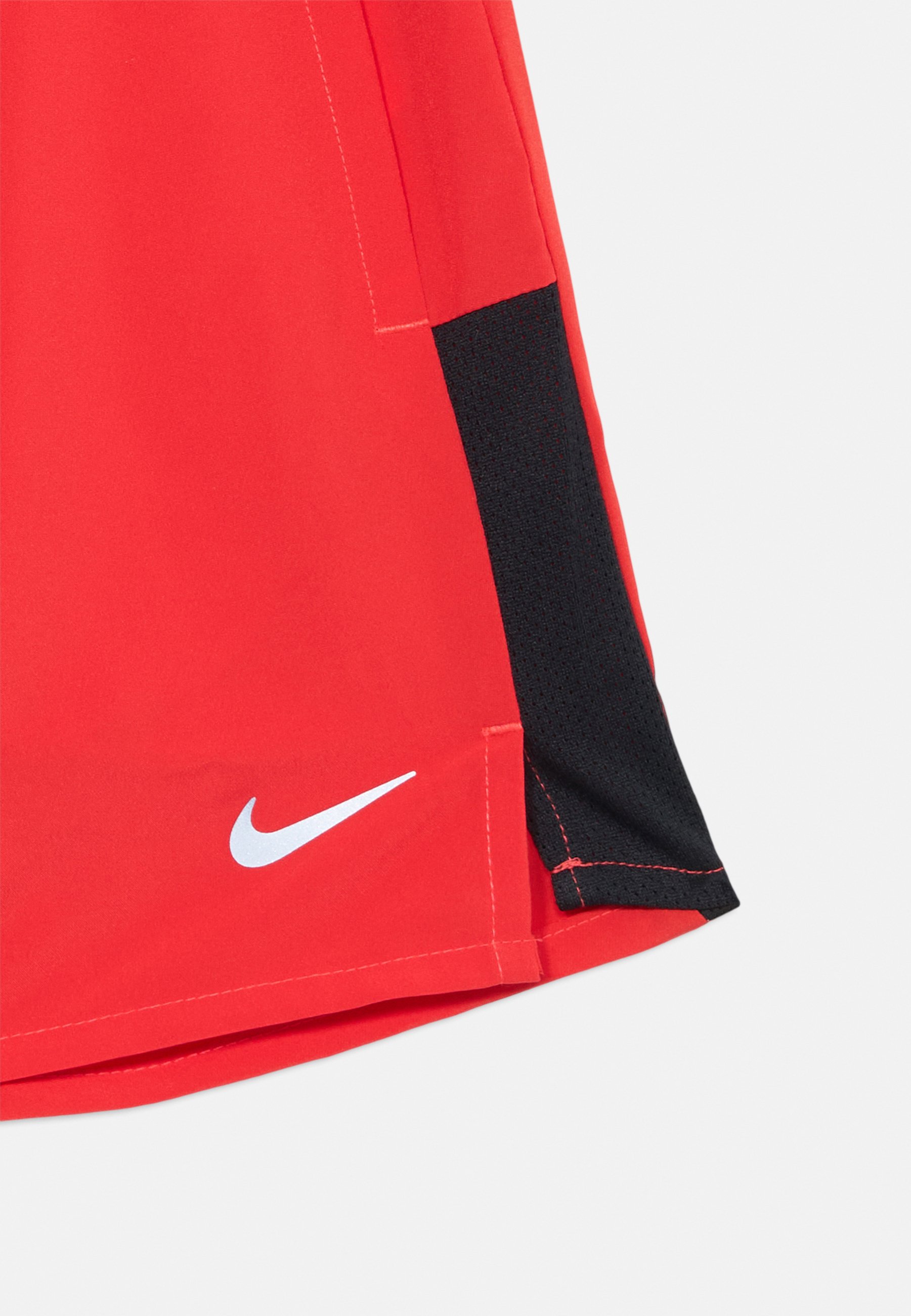 nike flex stride red