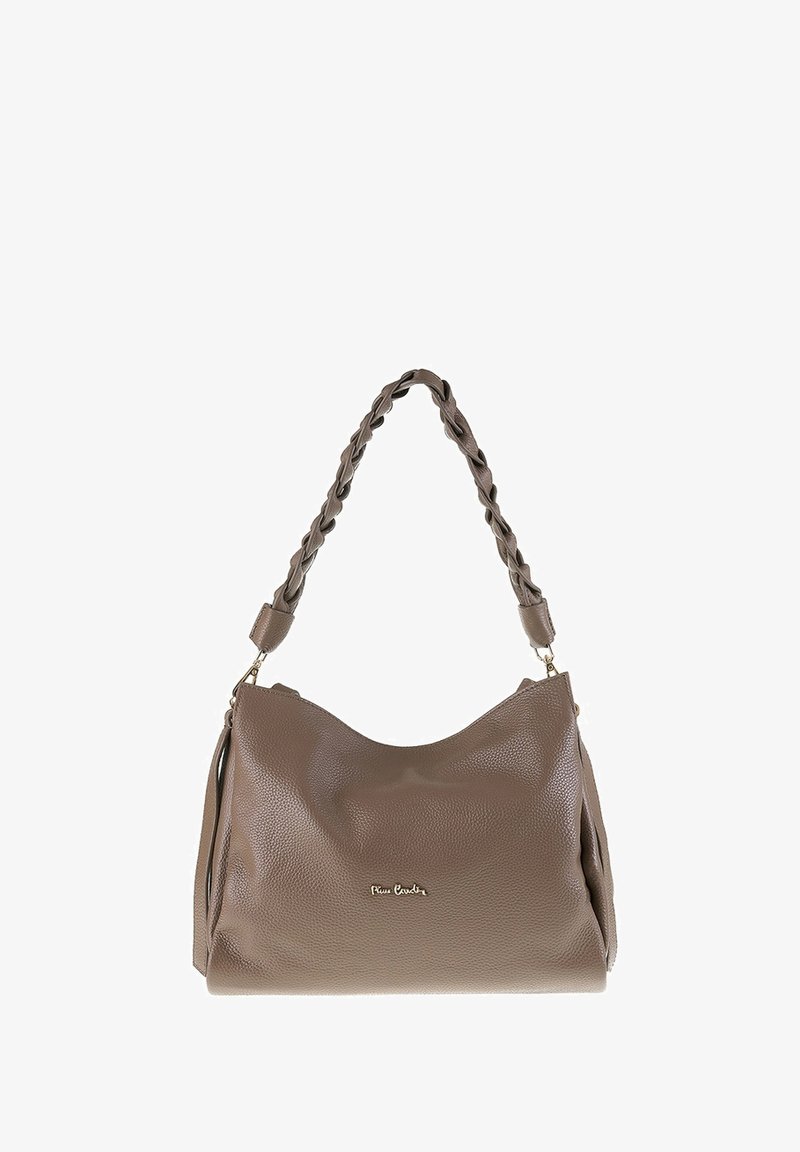 Borsa a spalla in pelle marrone con texture, dotata di tracolla intrecciata e dettaglio in metallo dorato con logo sulla parte frontale.