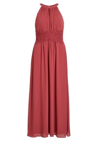 Vestido maxi en tejido rojo rosa, con escote halter, cuerpo plisado y un intrincado acento de encaje en la cintura. Falda fluida con una textura suave.