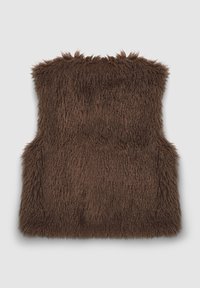 Braune Kunstfellweste mit einer dicken, zotteligen Textur. Ärmeloses Design mit ungleichmäßigen Kanten am Kragen und Saum. Weiches, warmes Material.