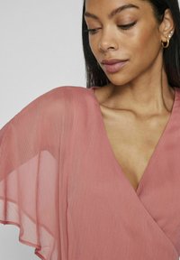 VILA WICKEL KURZE - Denné šaty - brick dust