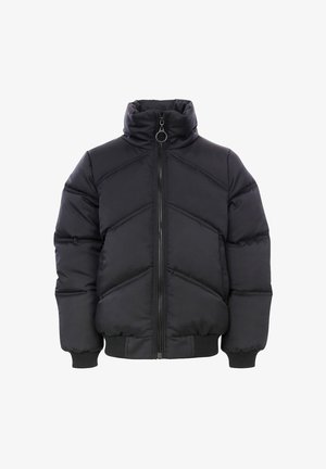 Zwarte gewatteerde jas met een hoge kraag, voorkant met rits, ribgebreide manchetten en een chevron-stikpatroon over het lichaam. Zachte materiaalsamenstelling.
