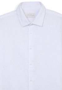 Chemise blanche à boutons avec un motif texturé, un col classique et cinq boutons en nacre à l'avant. Design à coupe régulière.