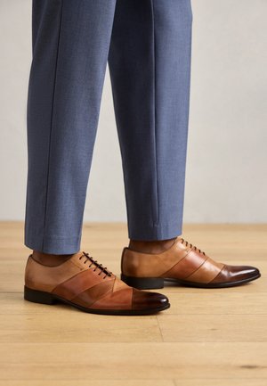 Melvin & Hamilton TONI 51 - Stringate eleganti - mid brown/tan/sand/wood/tan/red/natural/brown