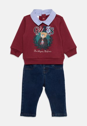 Guess SET LS ACTIVE TOP W/OXFORD+STR - Jean droit - vino